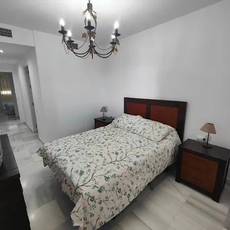 Gran Cerca De La Playa Con Piscina En El Centro Apartament