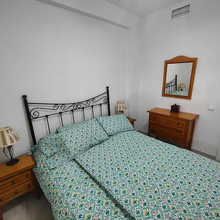 Gran Cerca De La Playa Con Piscina En El Centro *