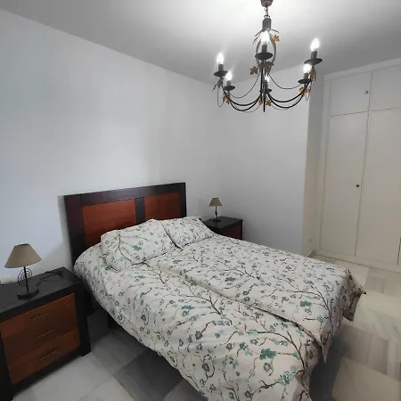 Gran Cerca De La Playa Con Piscina En El Centro Apartment