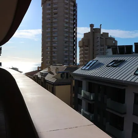 Gran Cerca De La Playa Con Piscina En El Centro Διαμέρισμα *