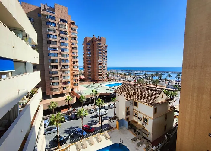 Gran Cerca De La Playa Con Piscina En El Centro * Фуэнхирола