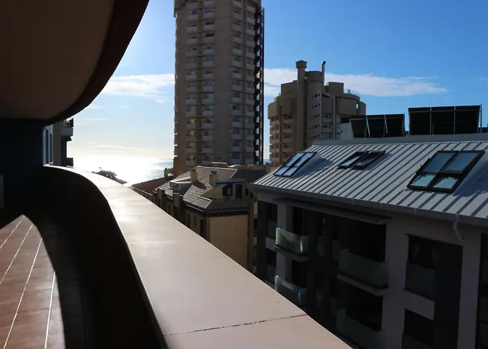 Gran Cerca De La Playa Con Piscina En El Centro דירה *